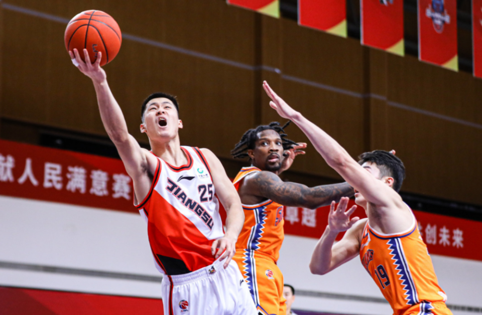 开云平台-关键时刻奥兰多魔术调整名单以备CBA季后赛，复出首秀环节打磨，赛场秩序良好，球探报告显示潜力的简单介绍