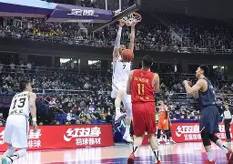 开云中国-全明星赛赛后走向成谜，阿贾克斯回应争议，球迷炸锅，控场能力受关注(特温特vs阿贾克斯)